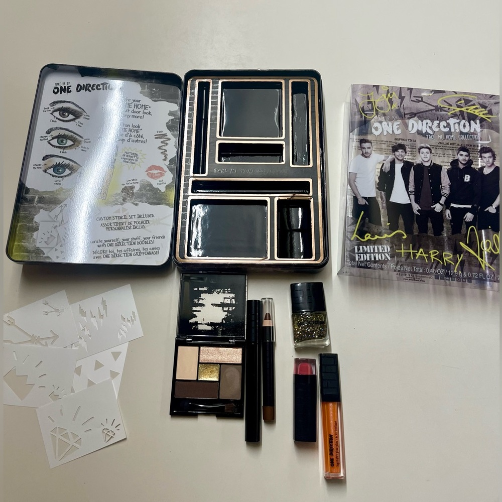 1D One Direction 7 piece new makeup kit collector item